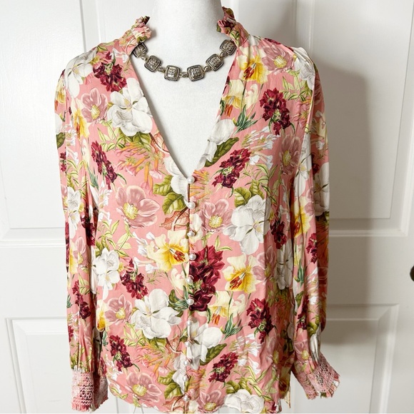 Alice + Olivia Floral-Printed Blouse with Jewel Buttons (size M) - Picture 6 of 13